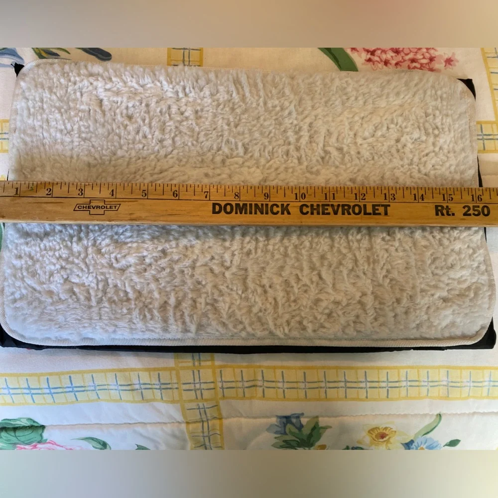 Pet Travel Bag by Totes Sanitized Bedding Machine Washable